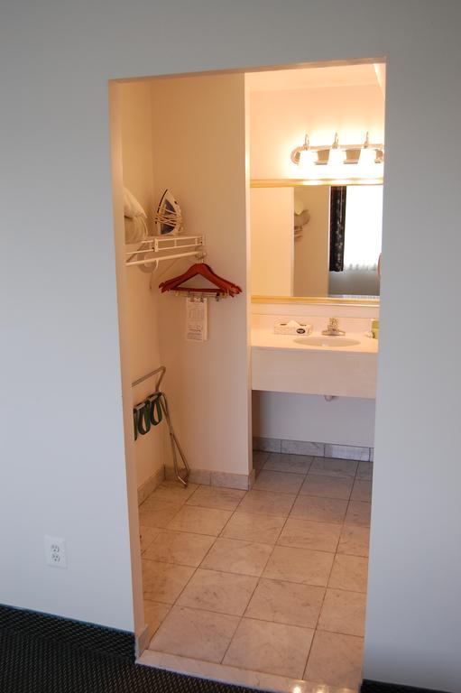 Washington Suites Alexandria Zimmer foto